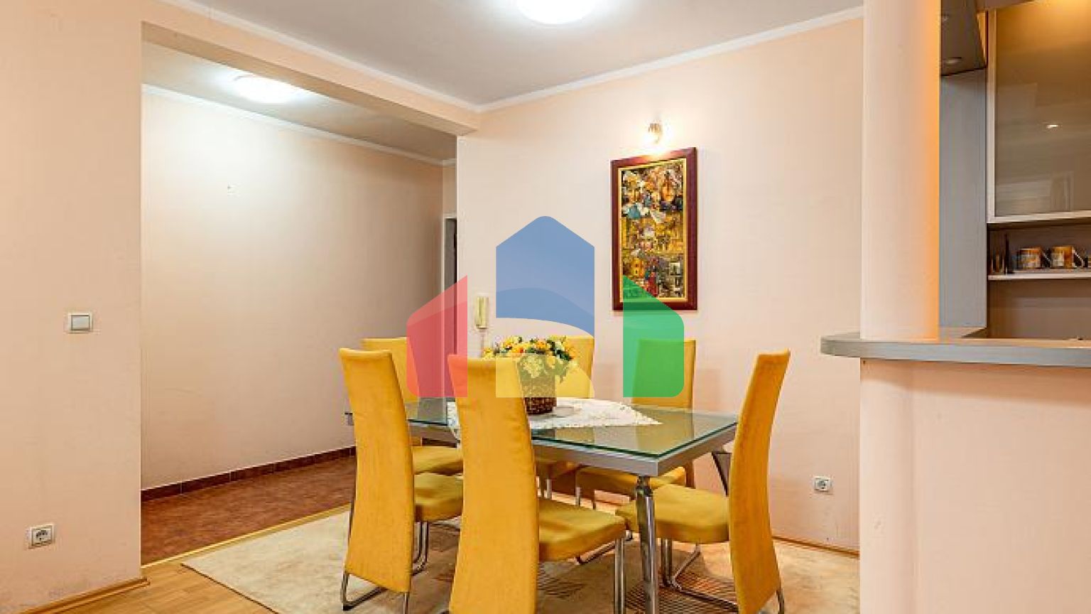 Квартира 80 м² с двумя спальными комнатами в Будве с участком