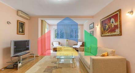 Квартира 80 м² с двумя спальными комнатами в Будве с участком
