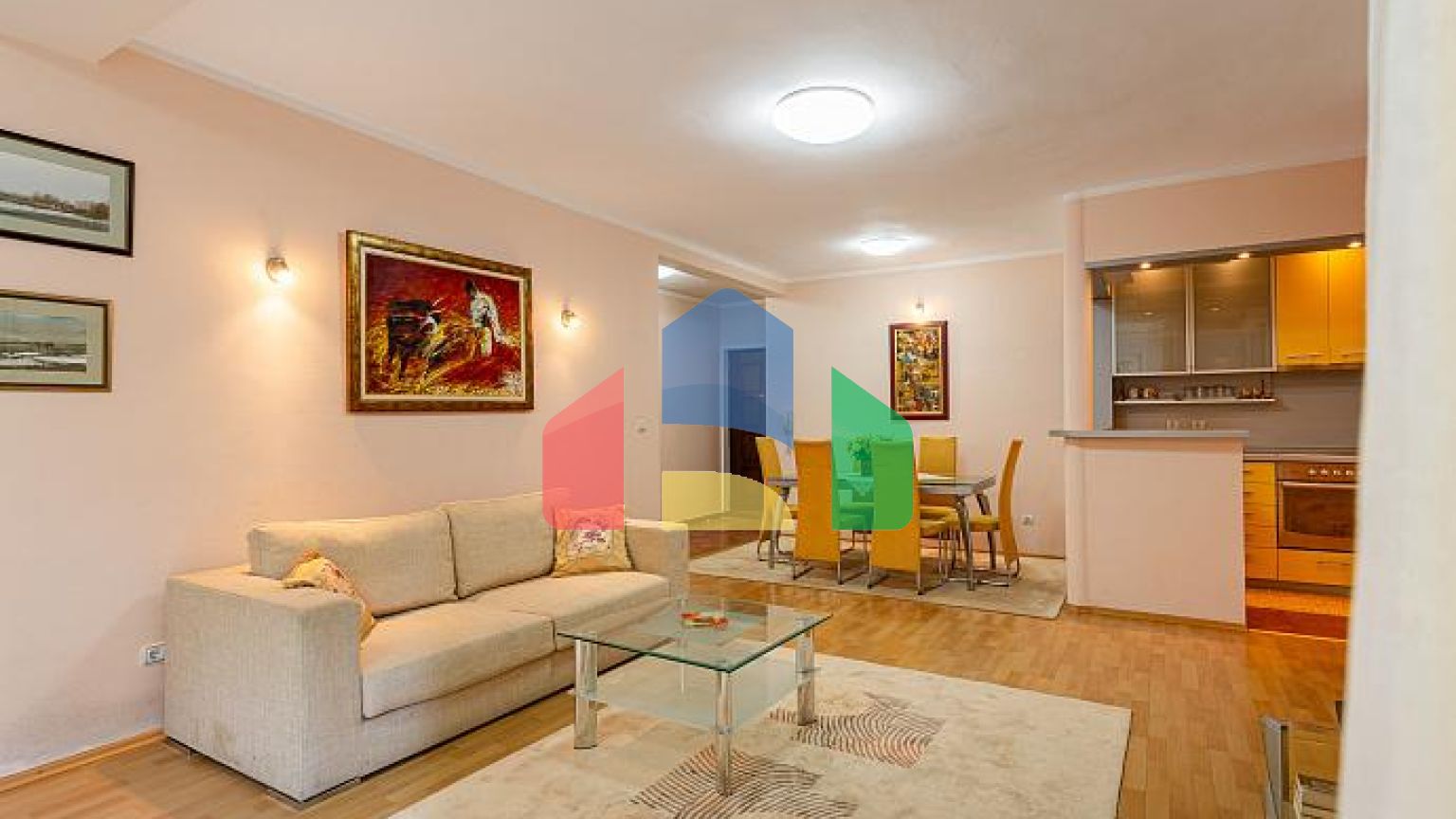 Квартира 80 м² с двумя спальными комнатами в Будве с участком