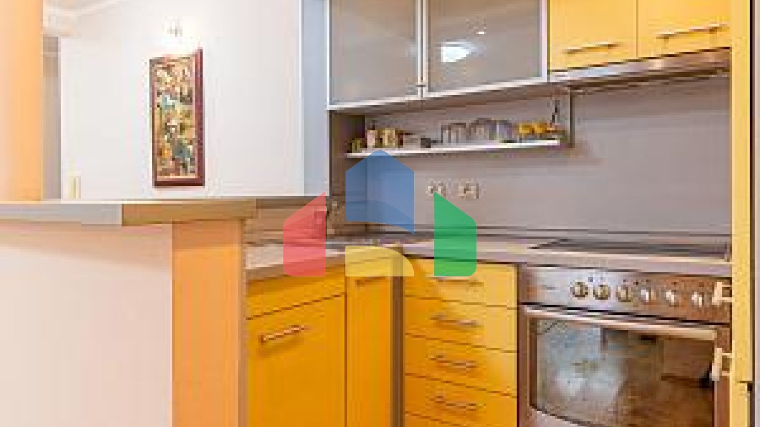 Квартира 80 м² с двумя спальными комнатами в Будве с участком