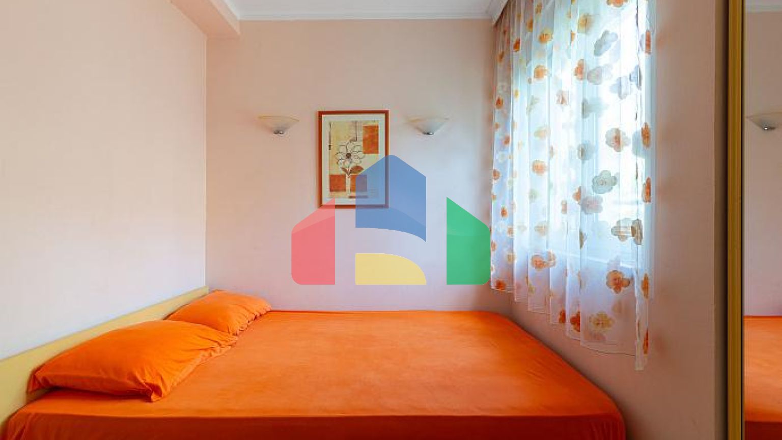 Квартира 80 м² с двумя спальными комнатами в Будве с участком