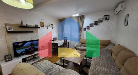 Apartment with a spacious terrace in a quiet location in Budva