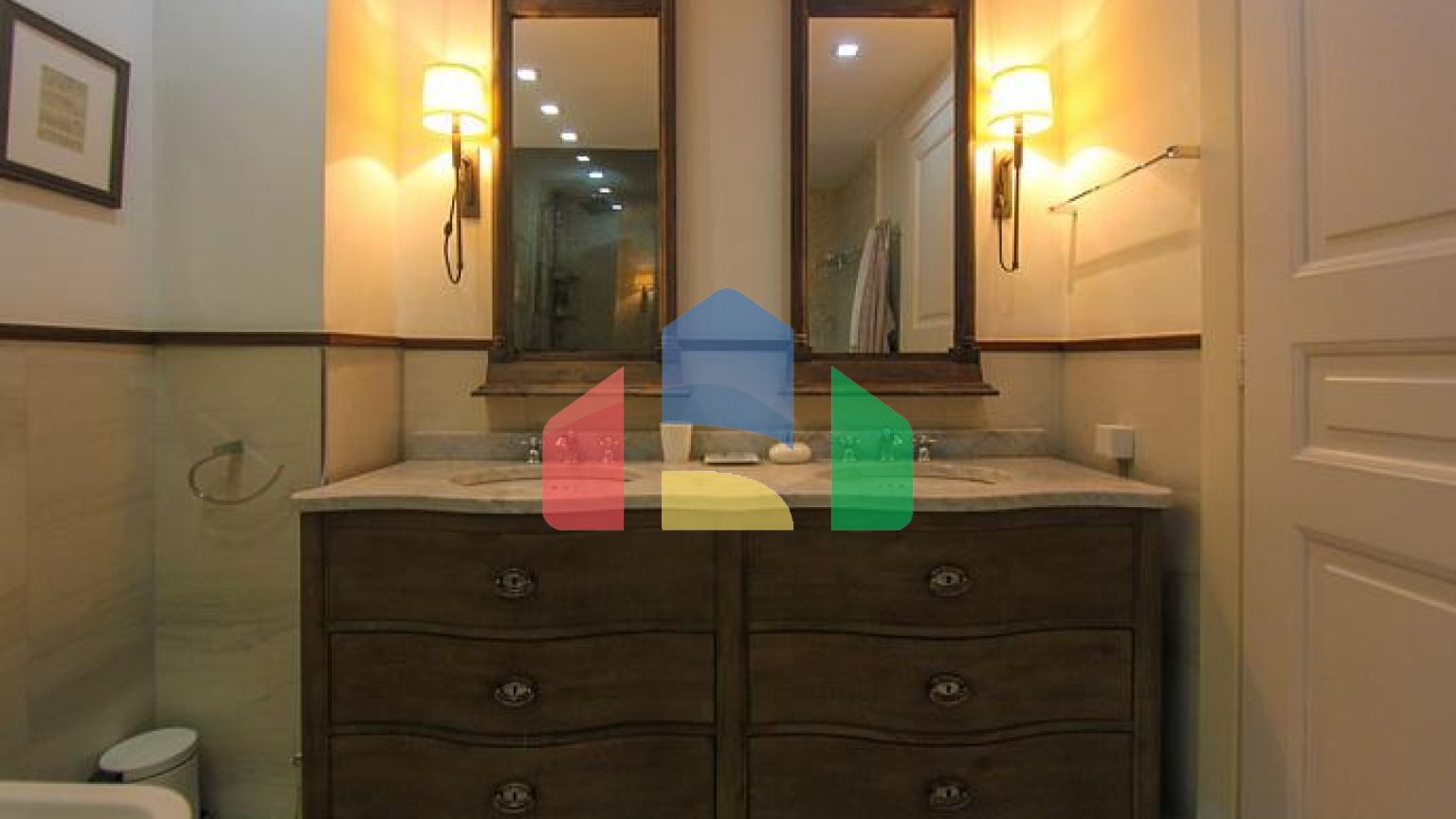 Очаровательная двухуровневая квартира в самом сердце старого города Будвы