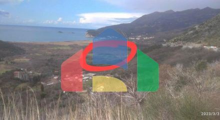 Plot of land with sea views in Buljarica.