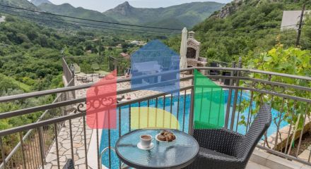 Дом с бассейном в Булярице с панорамным видом.