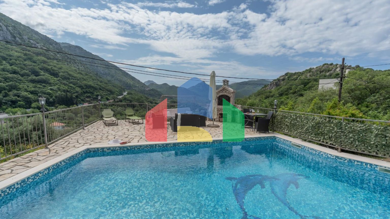 Дом с бассейном в Булярице с панорамным видом.