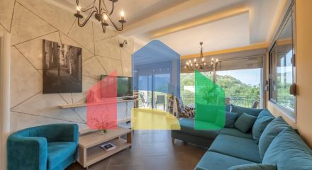 Дом с бассейном в Булярице с панорамным видом.