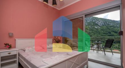 Дом с бассейном в Булярице с панорамным видом.