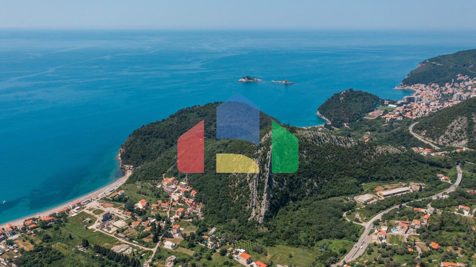 Дом с бассейном в Булярице с панорамным видом.