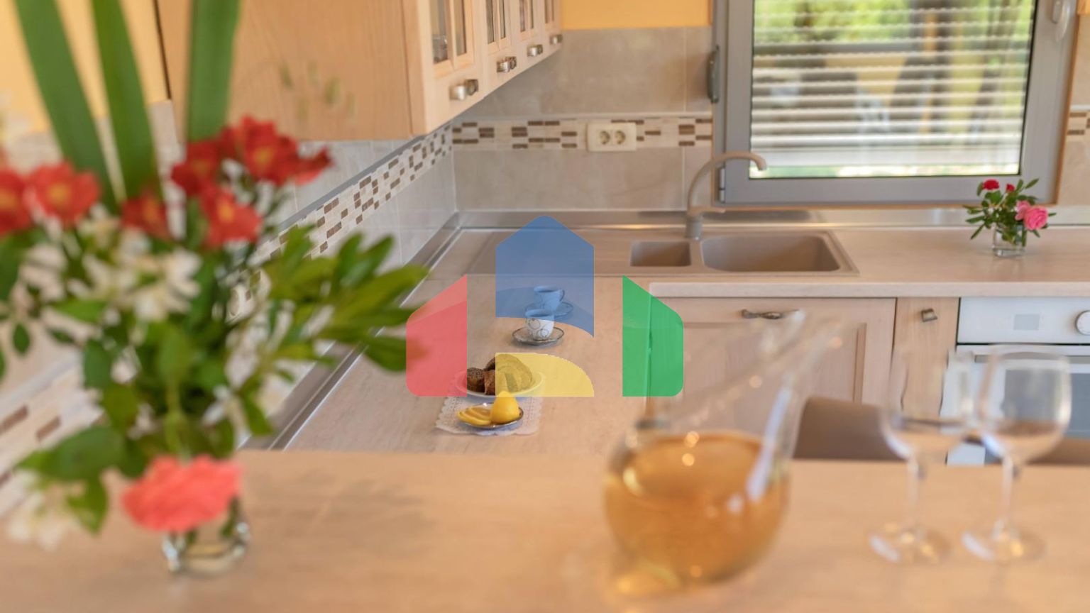 Дом с бассейном в Булярице с панорамным видом.