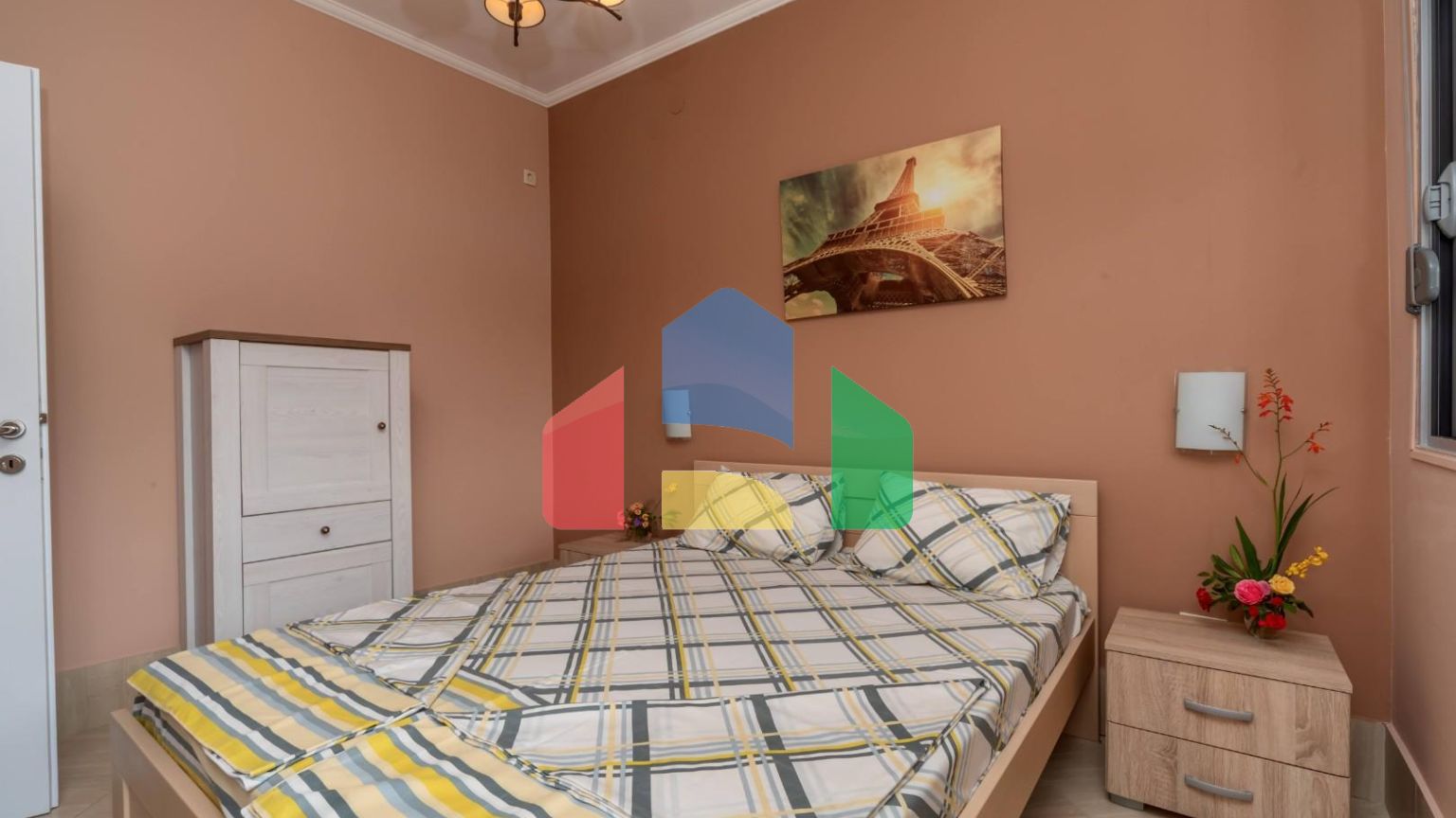 Дом с бассейном в Булярице с панорамным видом.