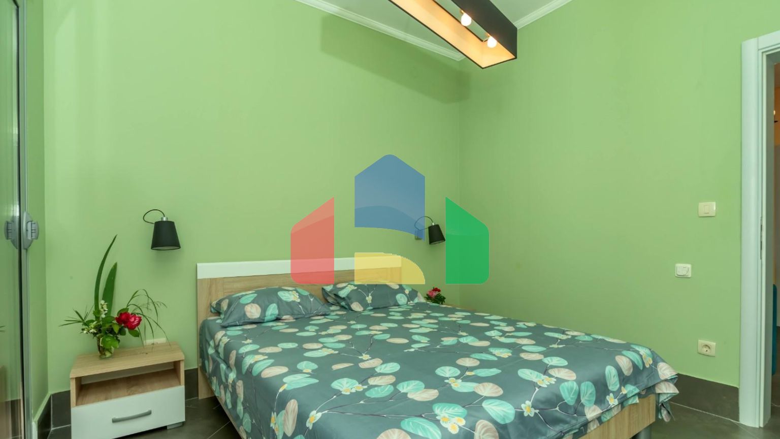 Дом с бассейном в Булярице с панорамным видом.