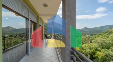 Дом с бассейном в Булярице с панорамным видом.