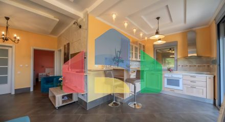 Дом с бассейном в Булярице с панорамным видом.