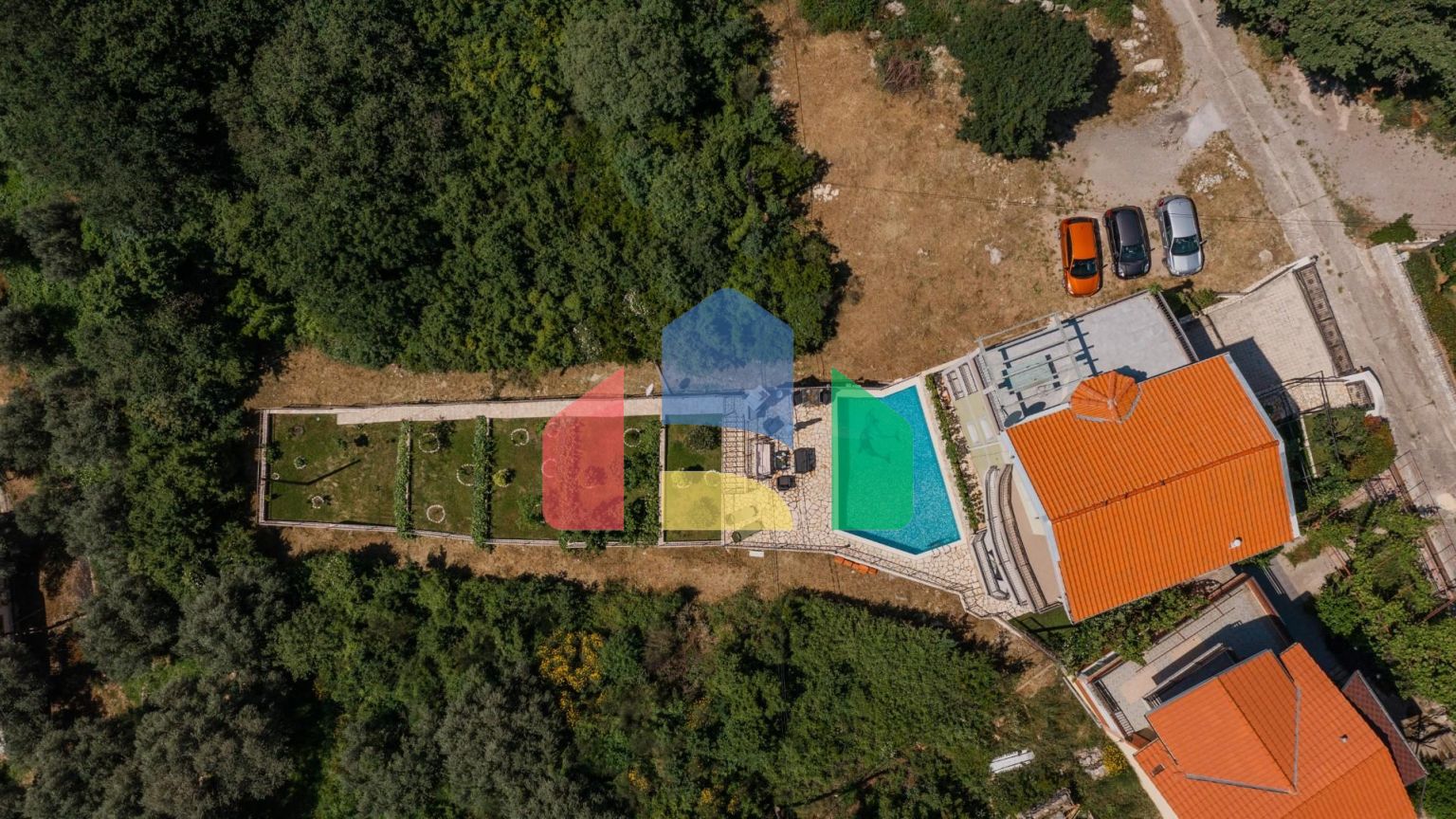 Дом с бассейном в Булярице с панорамным видом.