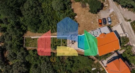 Дом с бассейном в Булярице с панорамным видом.