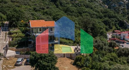 Дом с бассейном в Булярице с панорамным видом.