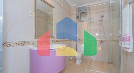 Дом с бассейном в Булярице с панорамным видом.