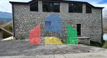 Мотель на берегу реки Зета (Подгорица-Даниловград)