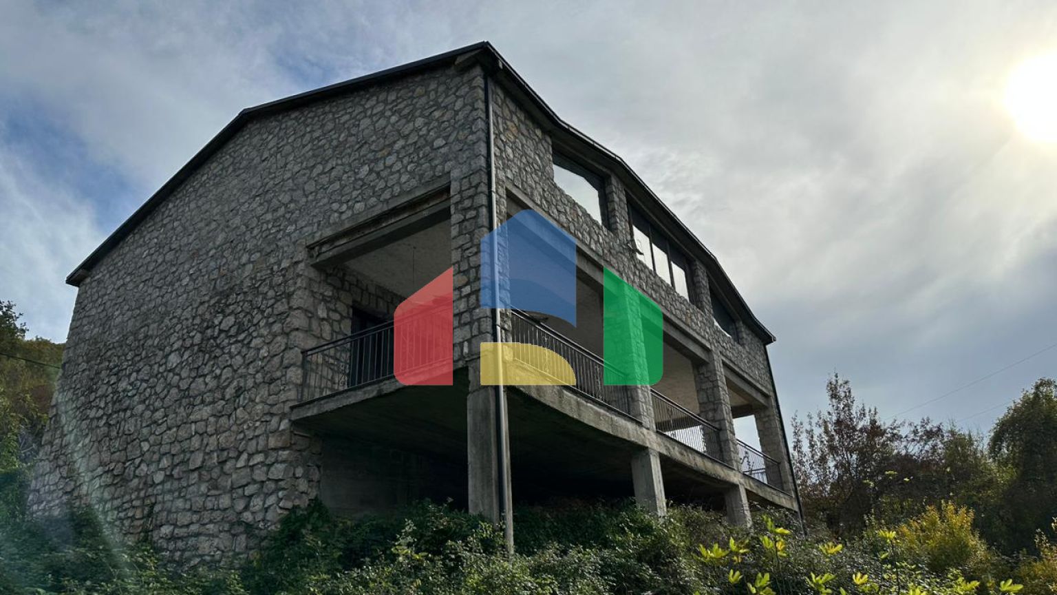 Мотель на берегу реки Зета (Подгорица-Даниловград)