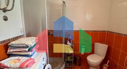 Трехэтажный дом с гаражом в Добра Вода
