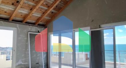 Просторная квартира с тремя спальнями и панорамным видом на море