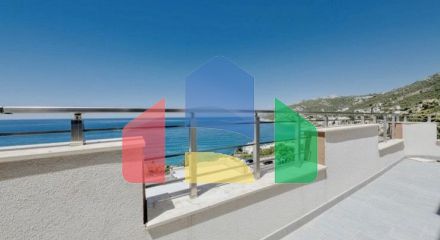 Просторная квартира с тремя спальнями и панорамным видом на море