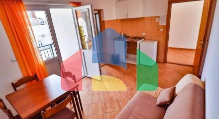 Трехэтажный отель с семью апартаментами в Добра Вода, Бар Трехэтажный отель с семью апартаментами в Добра Вода, Бар