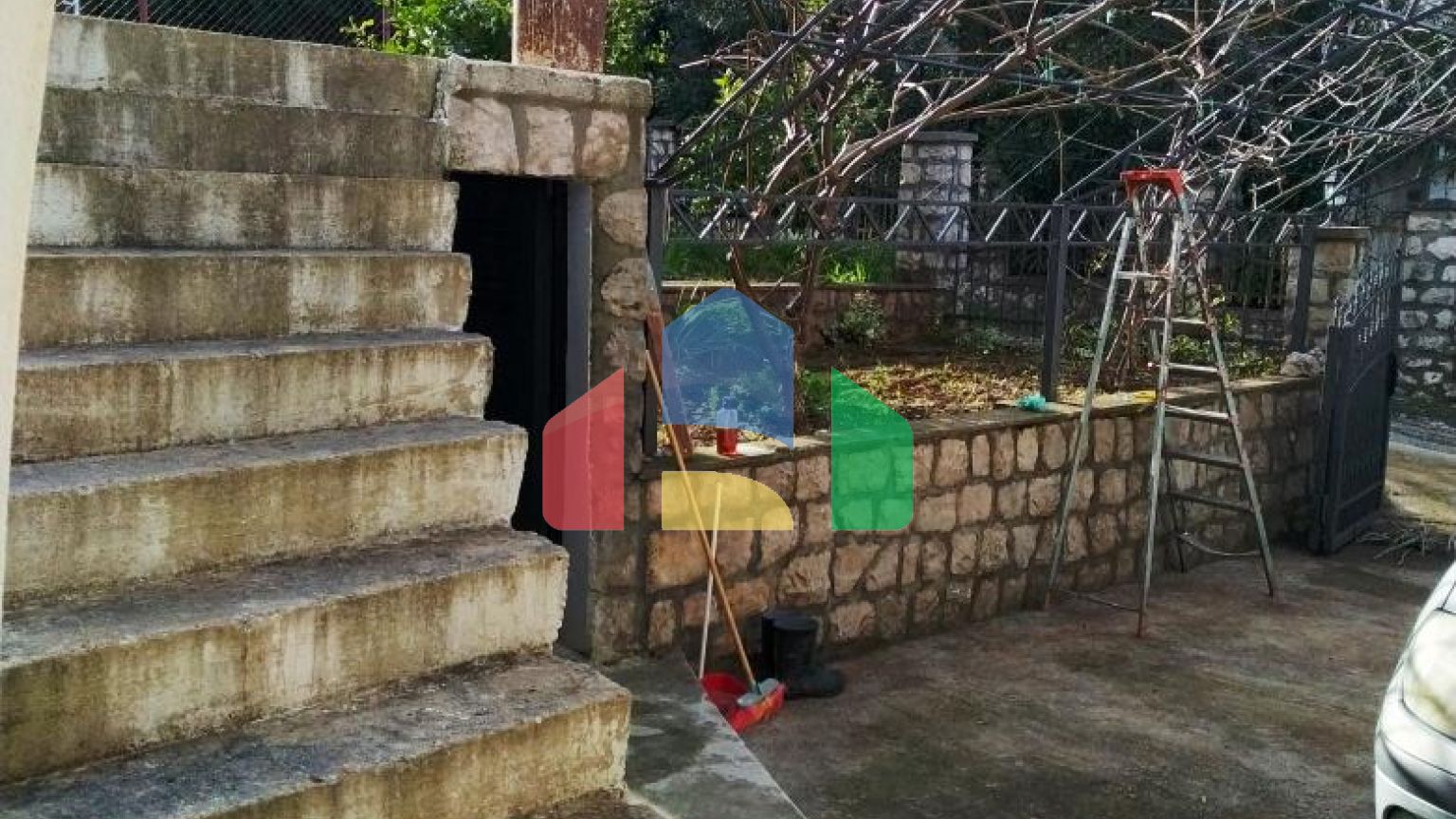 Дом в стадии строительства в Добра Вода