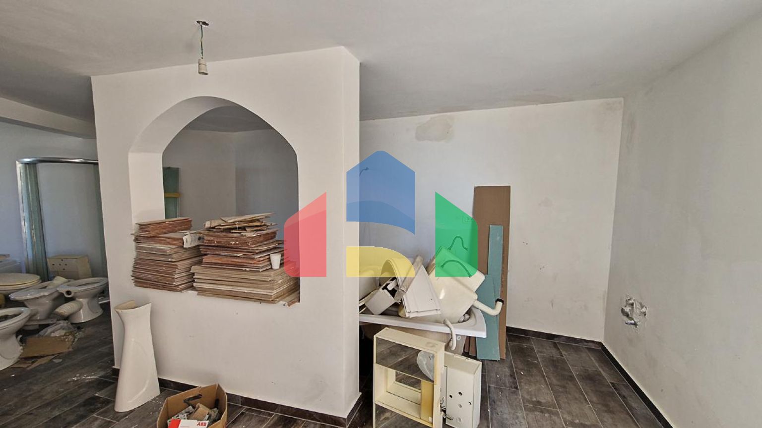 Две новые идентичные четырехэтажные виллы с бассейном в Добра Вода, Бар