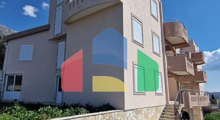 Две новые идентичные четырехэтажные виллы с бассейном в Добра Вода, Бар