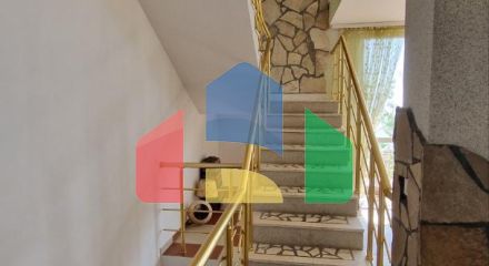 Четырехэтажный семейный дом с потрясающим видом на морев Добра Вода