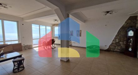 Четырехэтажный семейный дом с потрясающим видом на морев Добра Вода