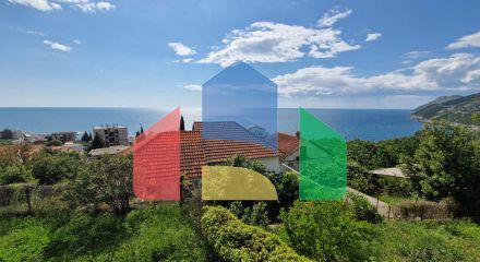 Четырехэтажный семейный дом с потрясающим видом на морев Добра Вода