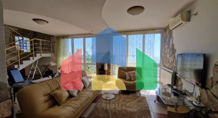 Четырехэтажный семейный дом с потрясающим видом на морев Добра Вода