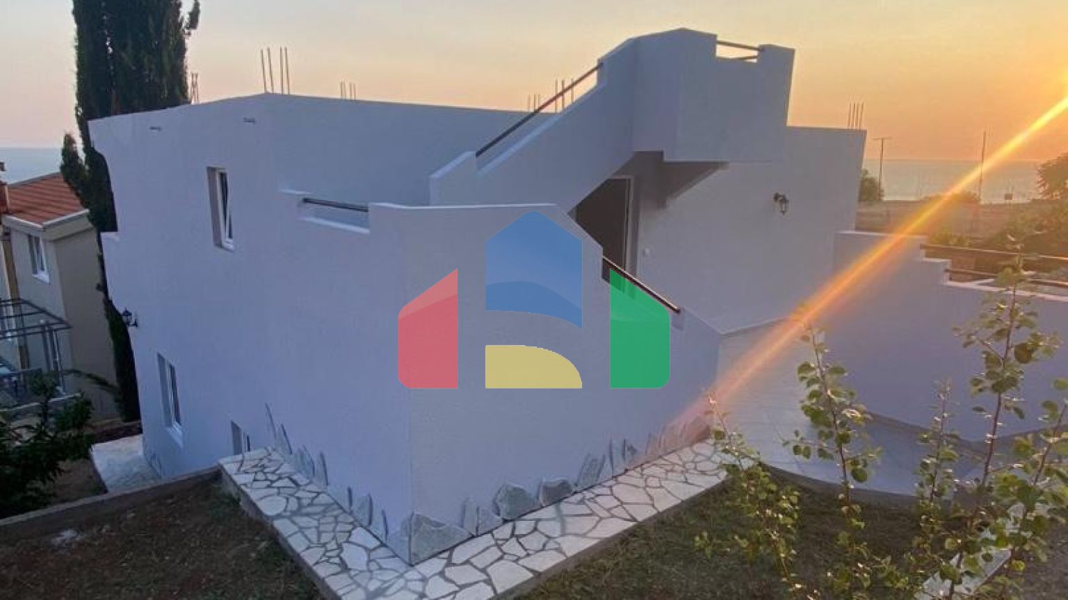 Двухэтажный дом в Добрых Водах в 400 метрах от маркета Воли