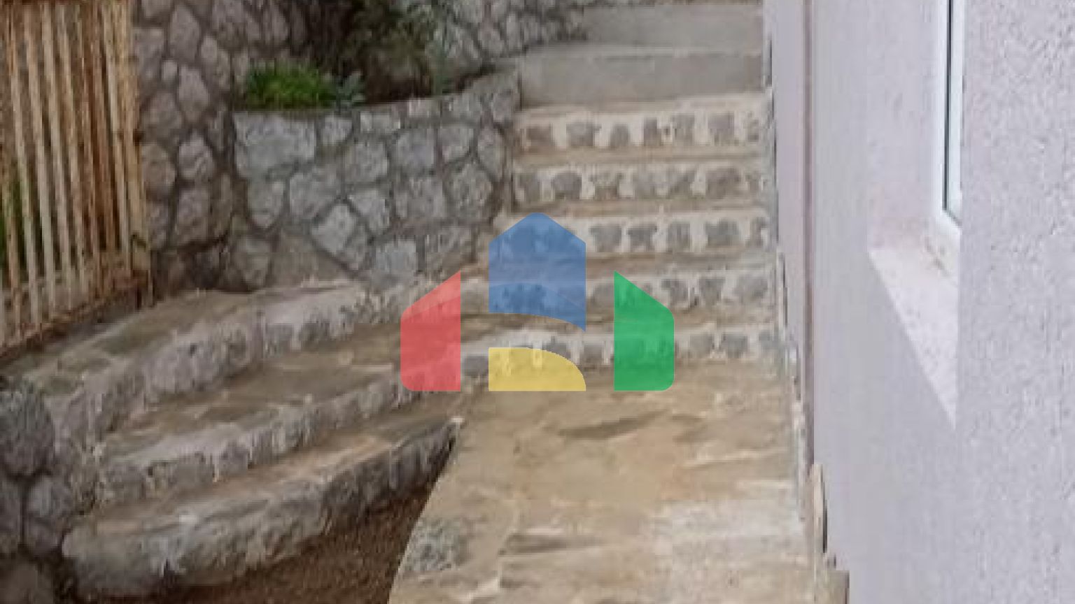 Двухэтажный дом в Добрых Водах в 400 метрах от маркета Воли