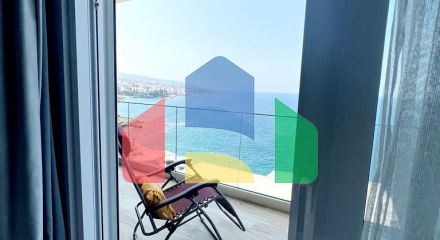 Квартира  в комплексе с бассейном на первой линии моря, Добра Вода.