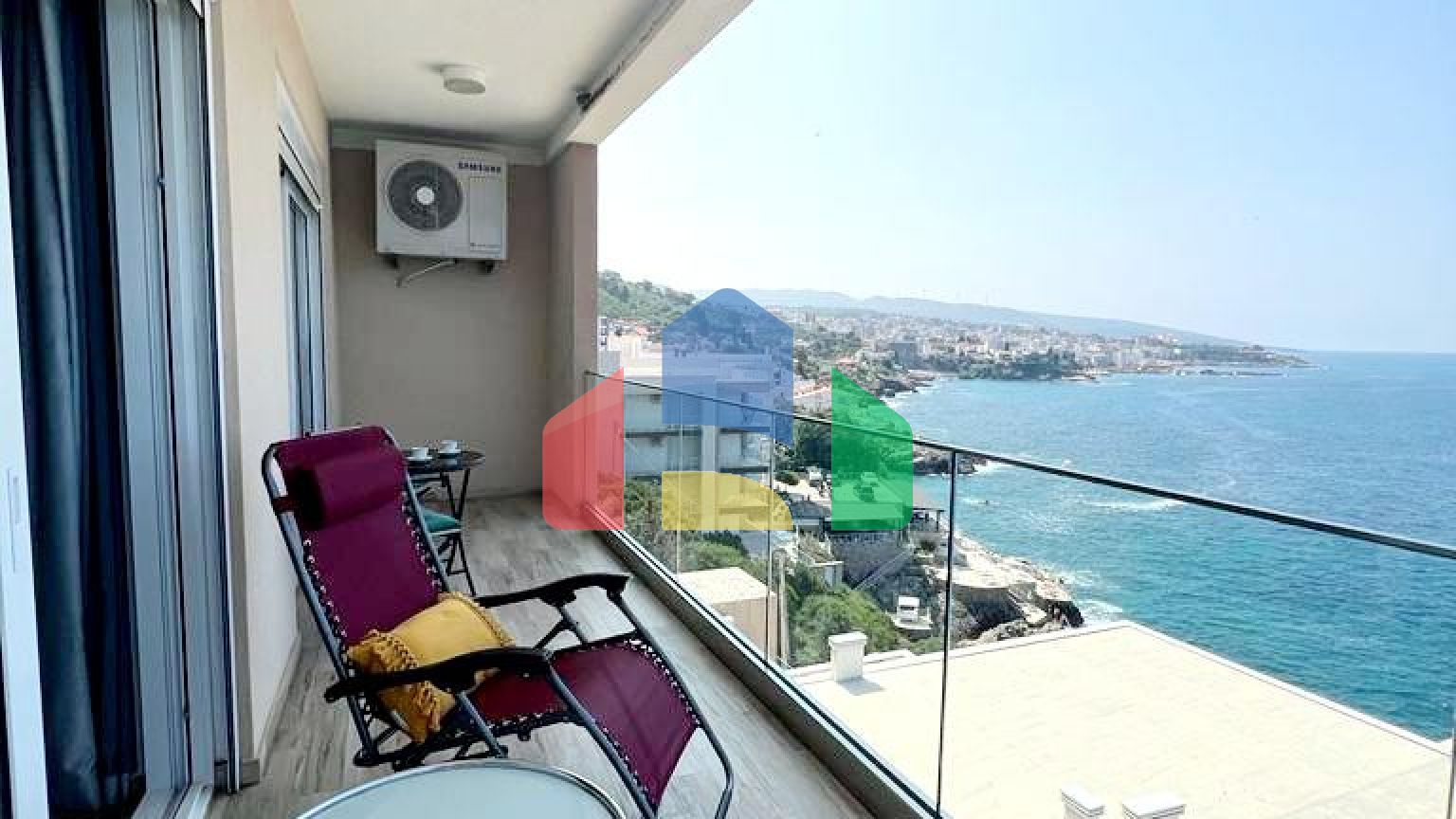 Квартира  в комплексе с бассейном на первой линии моря, Добра Вода.