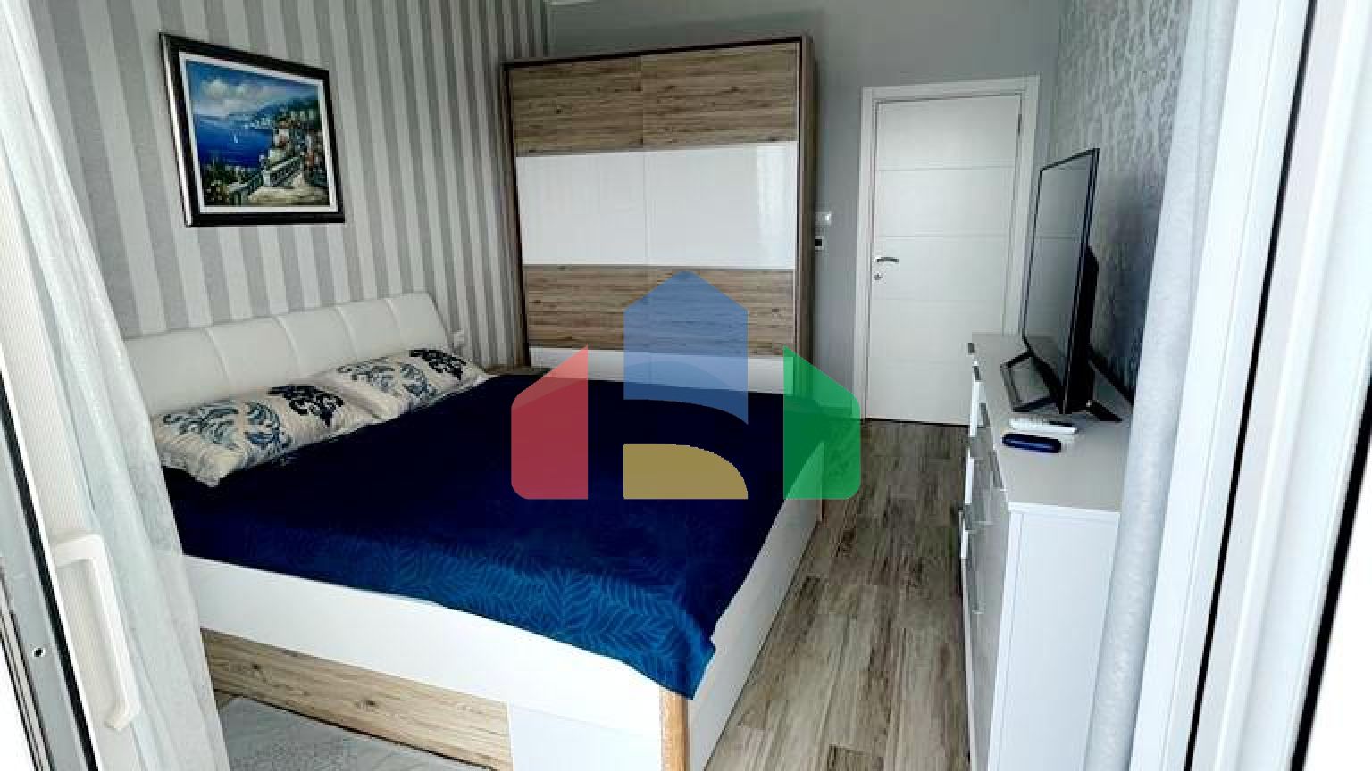 Квартира  в комплексе с бассейном на первой линии моря, Добра Вода.