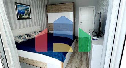 Квартира  в комплексе с бассейном на первой линии моря, Добра Вода.