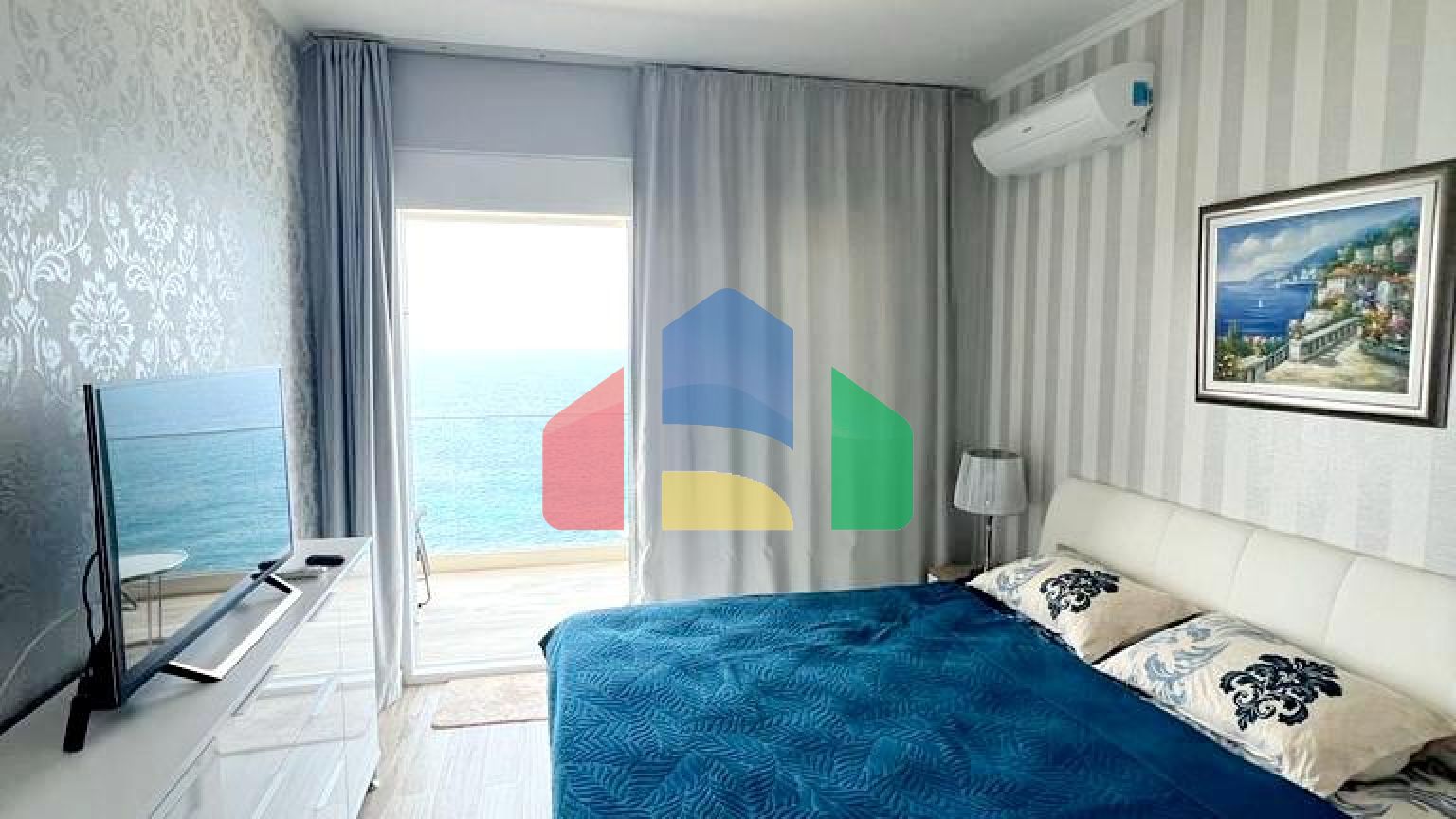 Квартира  в комплексе с бассейном на первой линии моря, Добра Вода.