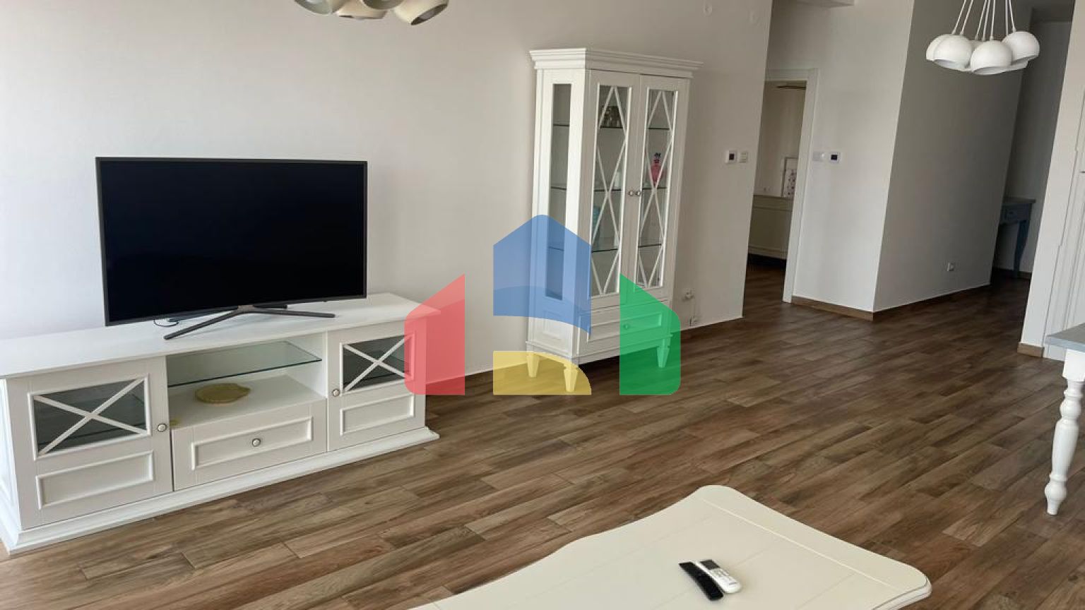 Эксклюзивный апартамент с двумя спальнями на 1 линии моря- работающий бизнес!