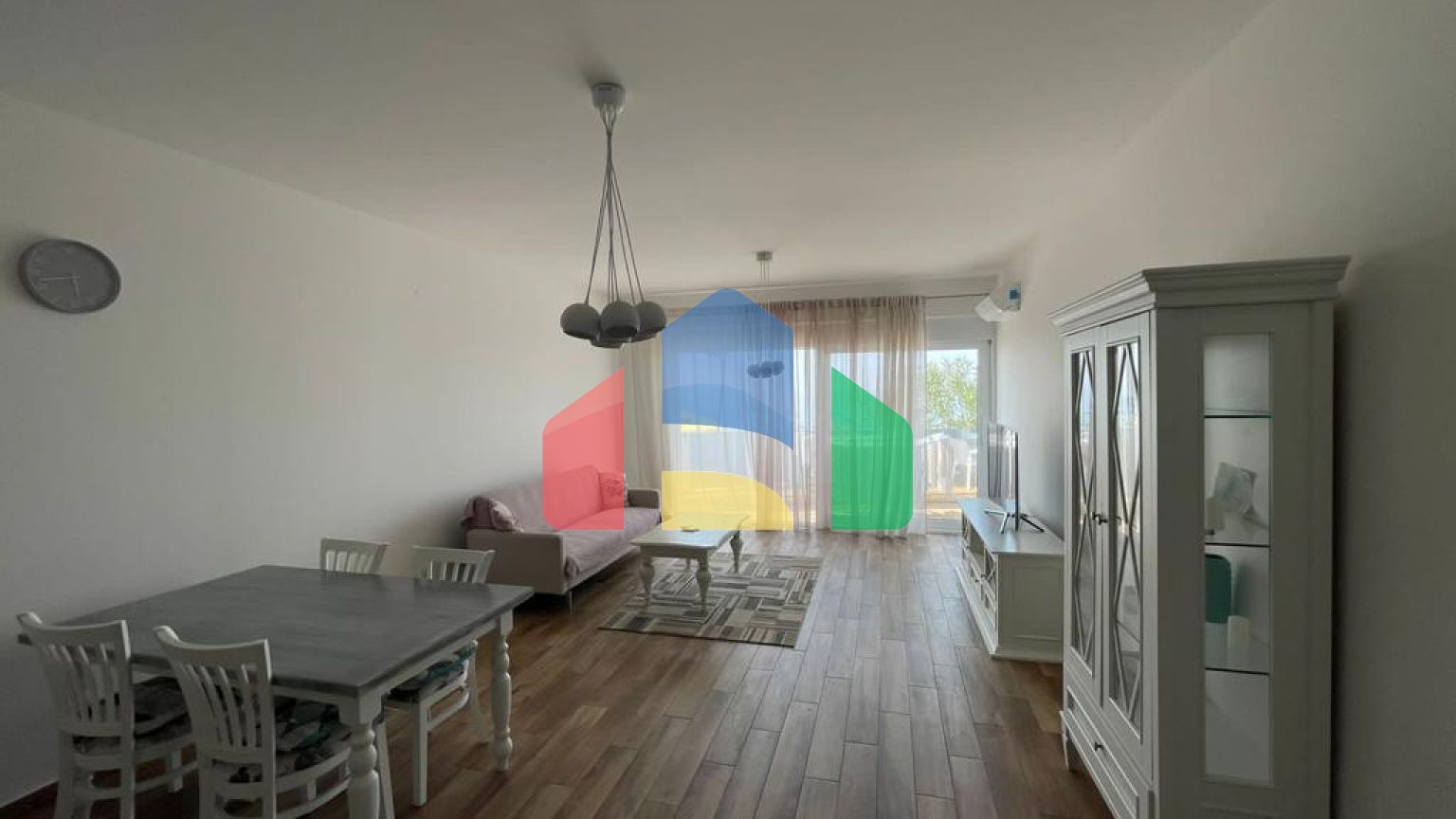 Эксклюзивный апартамент с двумя спальнями на 1 линии моря- работающий бизнес!