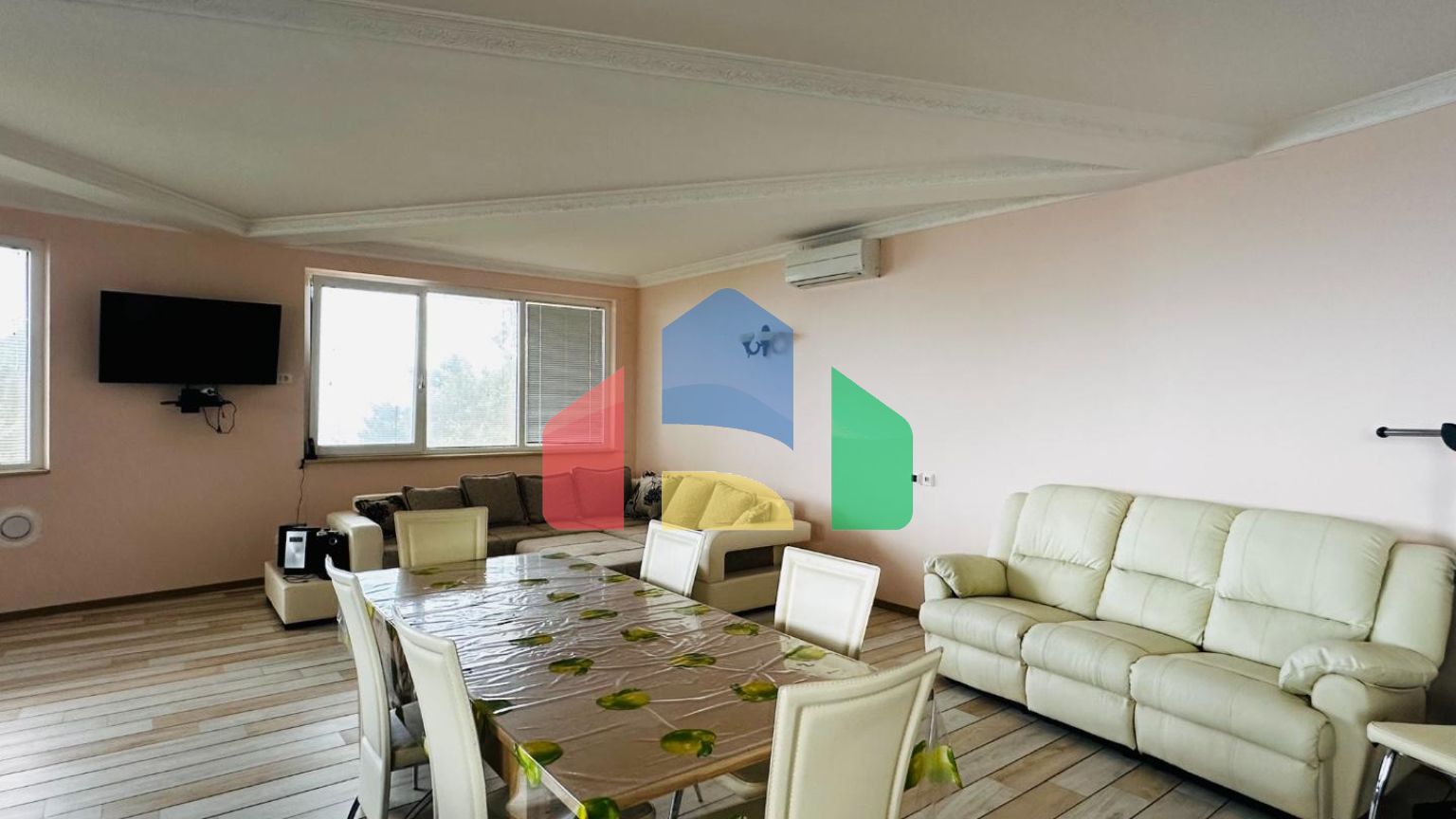 Трехэтажная вилла в итальянском стиле