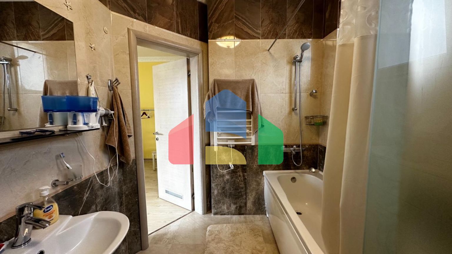 Трехэтажная вилла в итальянском стиле