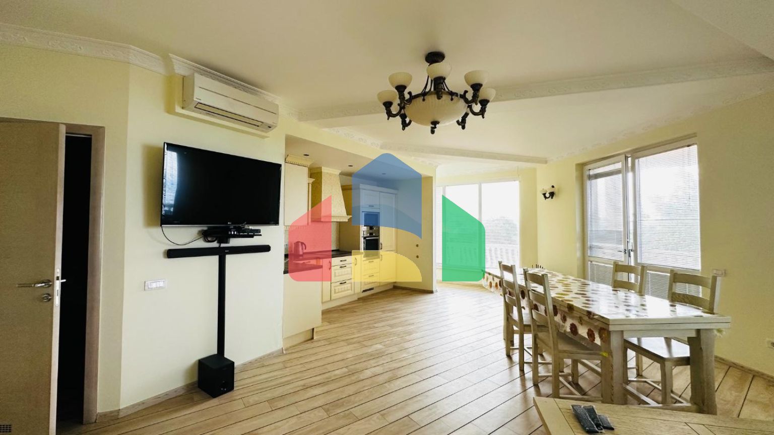 Трехэтажная вилла в итальянском стиле