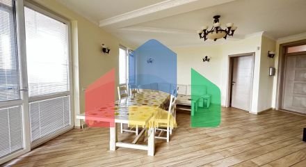 Трехэтажная вилла в итальянском стиле