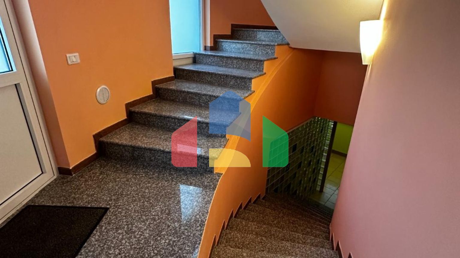 Трехэтажная вилла в итальянском стиле