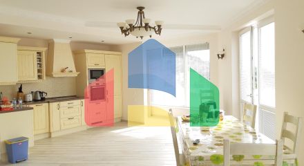 Трехэтажная вилла в итальянском стиле